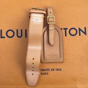 Authentic Luggage Tag And Poignet Belt